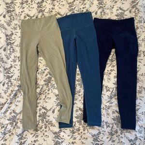 3 pairs of Aritzia leggings